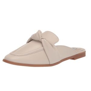 Steve Madden Women's Chart Mule in color bone leather